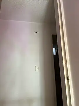 Snapshot of ariiel_ chatting on 10/28/25, 12:09 ariiel online show from 10/28/25, 12:09