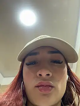 Snapshot of ariiel_ chatting on 02/12/26, 05:30 ariiel online show from 02/12/26, 05:30