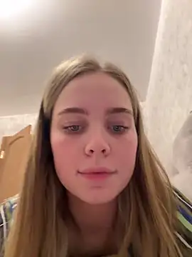 SIlviaBeyt online show from 10/18/25, 09:04