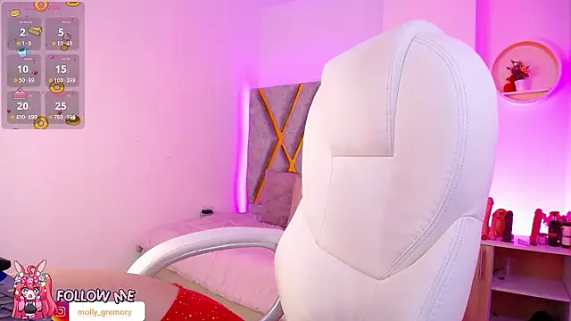 Molly Gremory  online show from 12/03/24, 01:52