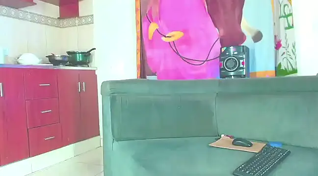 Snapshot of Yariya_sensual chatting on 01/03/25, 06:33 Yariya sensual online show from 01/03/25, 06:33