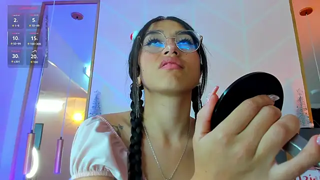 MadyJackson online show from 11/30/25, 12:20