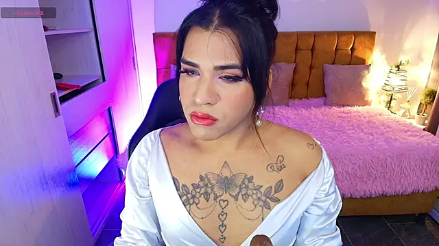 Snapshot of alexiaaross chatting on 12/11/24, 12:55 alexiaaross online show from 12/11/24, 12:55
