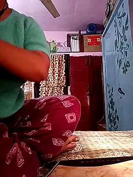 ruhi2003 online show from 12/22/24, 08:16