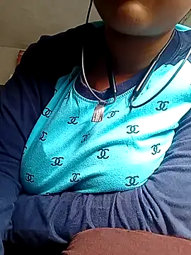 ruhi2003 online show from 01/22/25, 09:13