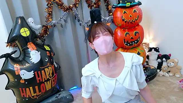 Risa 06 online show from 10/31/25, 12:06