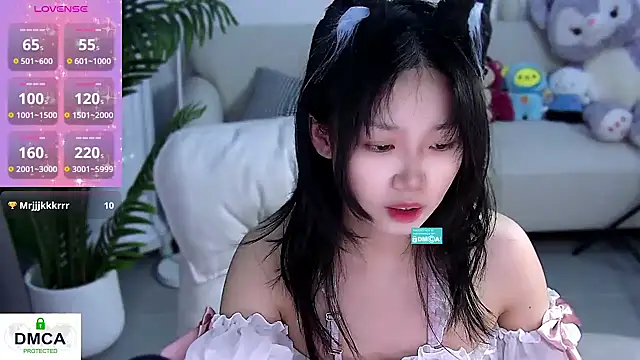 Snapshot of Sheep-1 chatting on 02/13/25, 11:28 Sheep-1 online show from 02/13/25, 11:28