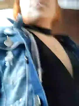 Snapshot of Caro_kitty- chatting on 01/31/25, 01:45 Caro kitty- online show from 01/31/25, 01:45