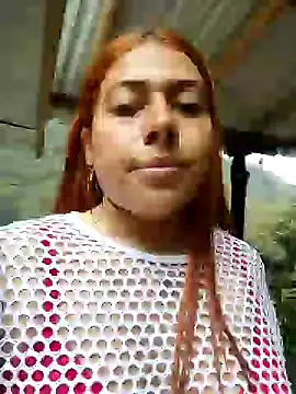 Snapshot of Caro_kitty- chatting on 02/05/25, 04:03 Caro kitty- online show from 02/05/25, 04:03