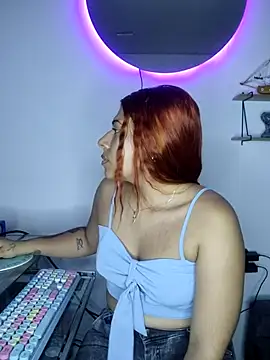 Snapshot of Caro_kitty- chatting on 02/27/25, 06:42 Caro kitty- online show from 02/27/25, 06:42