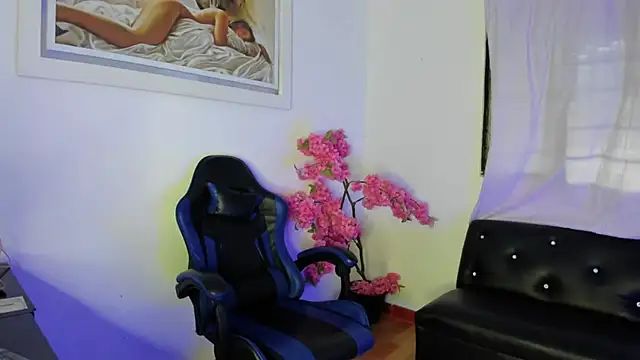 Snapshot of Caro_kitty- chatting on 09/09/25, 11:43 Caro kitty- online show from 09/09/25, 11:43