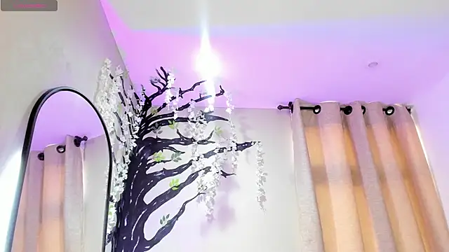 ebbafernandez  online show from 11/17/25, 12:22