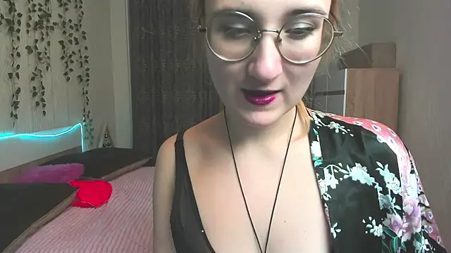Miss Elsa  online show from 12/26/24, 02:55