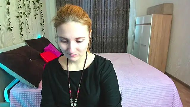 Miss Elsa  online show from 02/17/25, 02:42