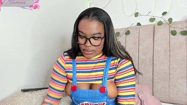 Kaseydelvey online show from 10/27/25, 09:41