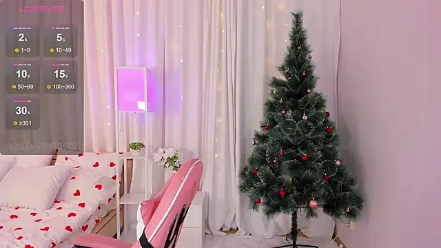 Snapshot of ClaireFaers_ chatting on 12/17/24, 12:11 ClaireFaers  online show from 12/17/24, 12:11
