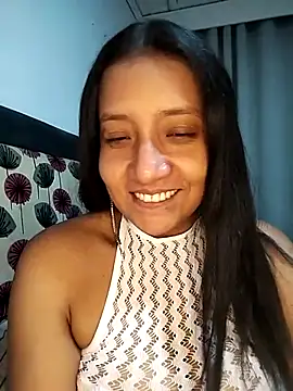 Snapshot of cami_victoria chatting on 06/13/26, 03:54 cami victoria online show from 06/13/26, 03:54