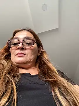 AntonellaAlondra4 online show from 02/17/25, 06:48
