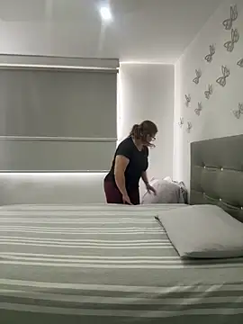 AntonellaAlondra4 online show from 10/29/25, 03:36