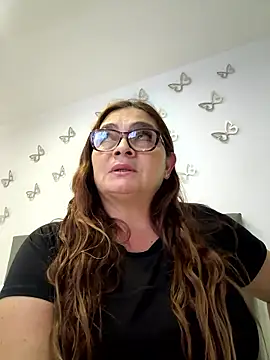 AntonellaAlondra4 online show from 01/05/26, 10:02