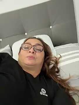 AntonellaAlondra4 online show from 04/17/26, 03:37