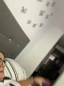 AntonellaAlondra4 online show from 04/27/26, 12:36