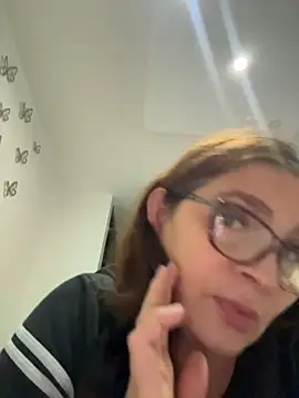 AntonellaAlondra4 online show from 05/01/26, 02:49