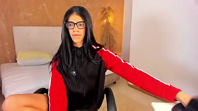 Snapshot of APRILL_FOXX chatting on 06/06/26, 07:57 APRILL FOXX online show from 06/06/26, 07:57