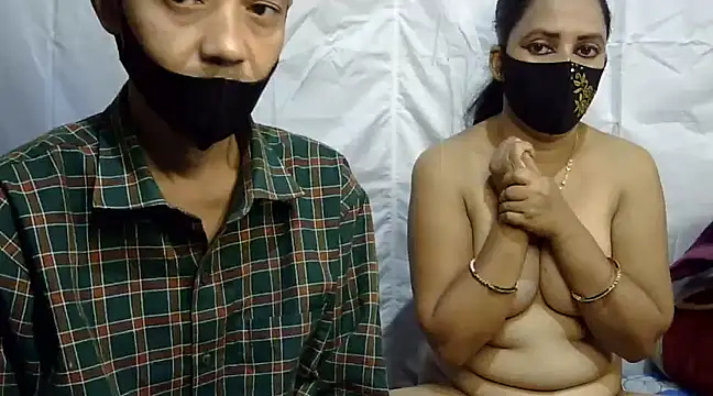 Snapshot of Pramila_Manish chatting on 12/15/24, 01:00 Pramila Manish online show from 12/15/24, 01:00