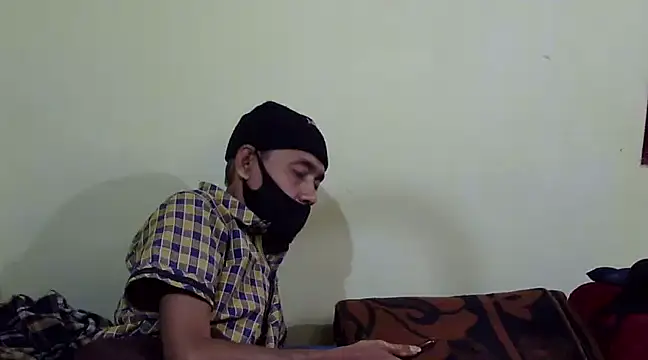 Snapshot of Pramila_Manish chatting on 02/17/25, 01:32 Pramila Manish online show from 02/17/25, 01:32