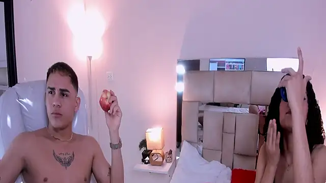 saraandstiven online show from 03/08/25, 03:28