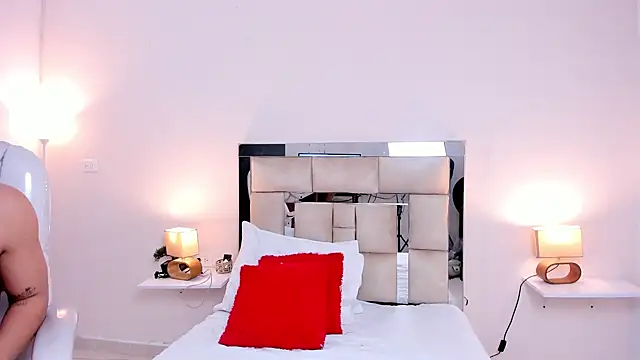 saraandstiven online show from 03/11/25, 07:04