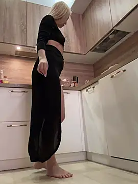 AdeleRoberts online show from 02/05/25, 08:21