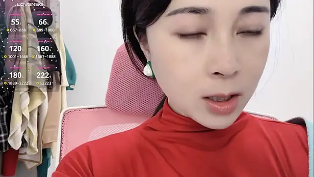 Snapshot of Qwi-V1 chatting on 01/20/25, 11:43 Qwi-V1 online show from 01/20/25, 11:43