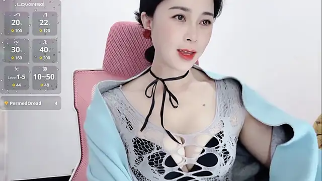 Snapshot of Qwi-V1 chatting on 01/25/25, 10:39 Qwi-V1 online show from 01/25/25, 10:39