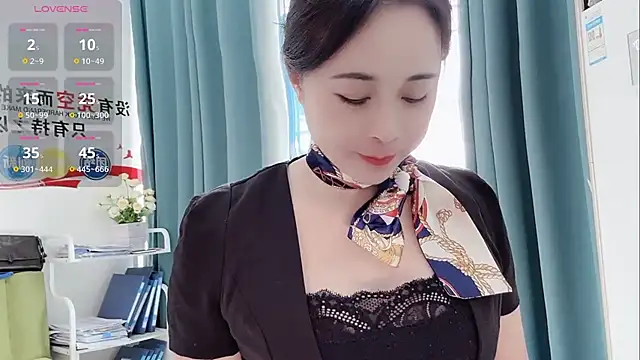 Snapshot of Qwi-V1 chatting on 09/09/25, 02:22 Qwi-V1 online show from 09/09/25, 02:22