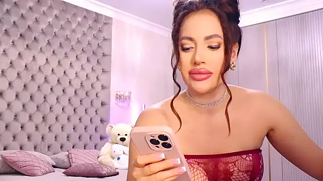 TianaPosh online show from 11/01/25, 09:28