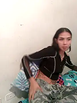 Snapshot of Alisson_420 chatting on 02/15/25, 02:15 Alisson 420 online show from 02/15/25, 02:15