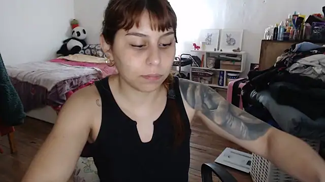 bunnylolaa4 online show from 10/17/25, 06:49