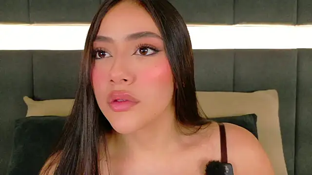 nicolle pierce online show from 10/30/25, 01:45