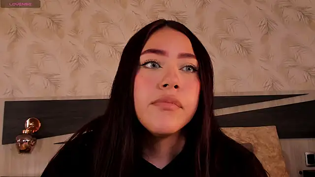 nicolle pierce online show from 03/16/26, 01:37