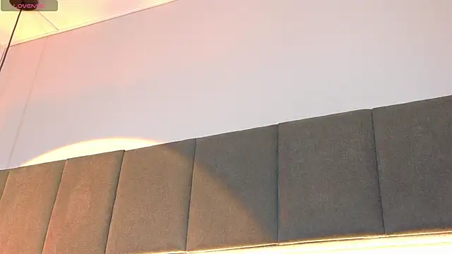 nicolle pierce online show from 04/26/26, 01:20