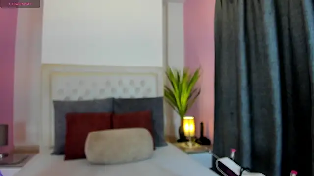 Snapshot of nicolle_pierce chatting on 05/12/26, 12:13 nicolle pierce online show from 05/12/26, 12:13