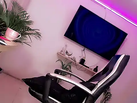 Snapshot of Venecia_Sweet chatting on 09/24/25, 12:47 Venecia Sweet online show from 09/24/25, 12:47