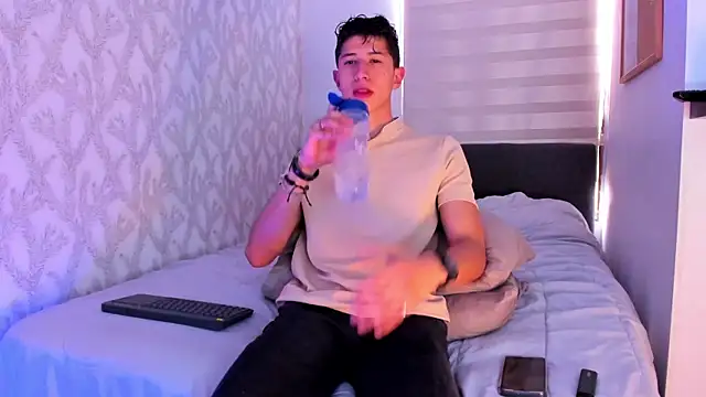 Dorianmistery2322  online show from 02/03/25, 06:49