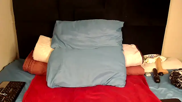 Busty-Londie online show from 11/28/25, 07:49