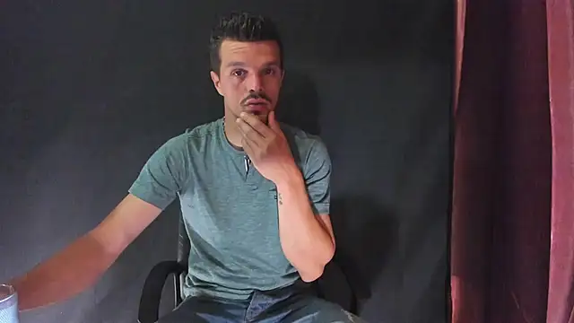 Snapshot of DonyBrown chatting on 05/03/26, 11:44 DonyBrown online show from 05/03/26, 11:44