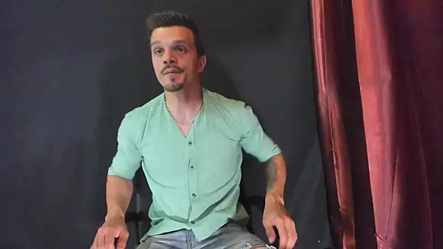 Snapshot of DonyBrown chatting on 05/13/26, 02:53 DonyBrown online show from 05/13/26, 02:53