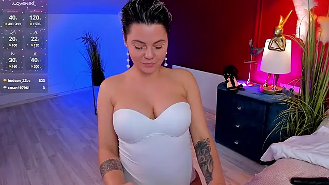 Snapshot of Lady_AliBi chatting on 02/18/25, 03:32 Lady AliBi online show from 02/18/25, 03:32