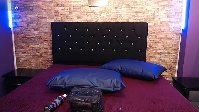 miacarperr1 online show from 12/09/24, 11:34